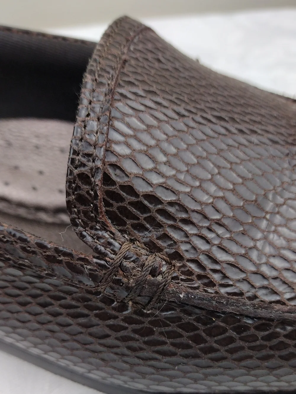 Trotters Brown Snakeskin Embossed Leather Almond Toe Low Heel Slip On Loafer